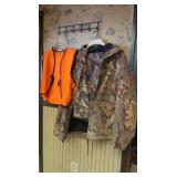Size L Goretex Cammo Rainwear & Flourescent Vest