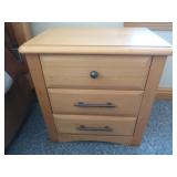 Broyhill Nightstand 25x16x24.5'-Excellent