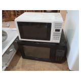 2 Microwaves: 18x11x10, 23x16x14
