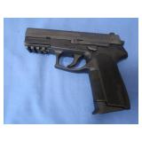 Sig Sauer SP2022 9mm w/Belt Holster Ser#24B198102