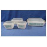 Vintage Pyrex 4 pc Storage Dish Set w/lids