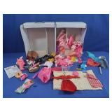 Vintage Barbie Fashion Doll Trunk w/Clothes