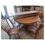 Wooden Dining Table w/2 leaves 47x29"H (71x29"H