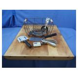 Lg wooden cutting board 25x22',Metal Measuring