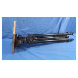 Vivitar V900 Tripod w/max ht of 60'