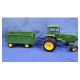ERTL John Deere 1/16 Scale Tractor w/trailer