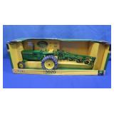 NIB ERTL John Deere 1964 3020 Tractor