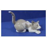 Lladro #5112 Attentive Cat