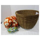 Longaberger Bushel Basket 1985 (16 1/2 " wide)