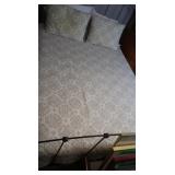 Reversible Queen Comforter & Pillows