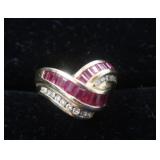 Ladies 14K Ruby and Diamond Ring-- 8.5 grams