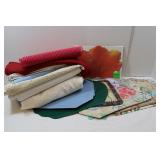 Misc Kitchen Lot-Placemats, Tablecloth