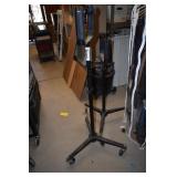 Lot of 2 spot light rolling stands