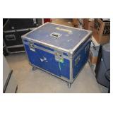 Travel case on wheels