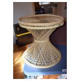 Wicker pedestal
