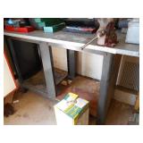 Metal table with Dunlap 6196 Bench Vise