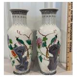 2 beautiful Japanese vases