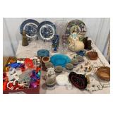 Clear tub lot miscellaneous glassware, cookie