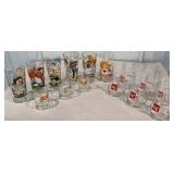 Box lot Looney Tunes character glasses,  7up and