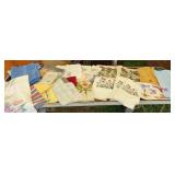 Box lot bathroom/kitchen towels, washcloths,