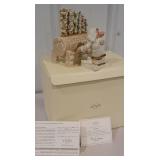 Large Lennox 2pc figure - grumpy