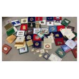 Box lot Colonial Williamsburg ornaments, White