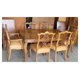 French provincial table, 2 leaves, 6 chairs opens