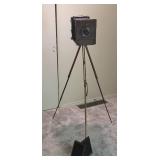 Wooden plate camera with tripod and 2 plates