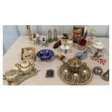 Lot of nice misc s&p shakers, sugar bowls, mini