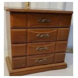 Flip-top jewelry box