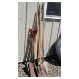 Round and square head shovels