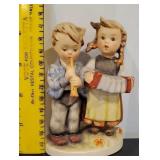 Hummel - playing music