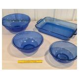 Nice lot blue Pyrex mixing bowls and Anchor