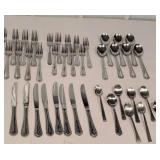 Flatware Service for 8, Teaspoons do not match