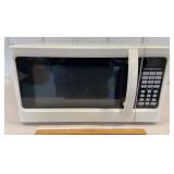 Hamilton Beach microwave 1000 watts