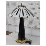 blk & wh lamp
