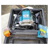 Makita router and bits