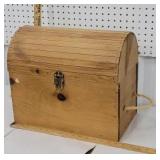 Wooden dome top box
