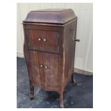 Victrola works - needs refinishing
