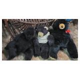 2 large bears and gorilla