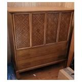 Chest of drawers with doors
