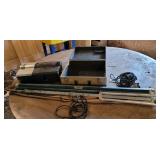 Realist slide projector and screen