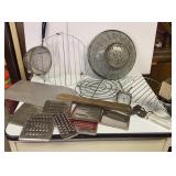 Lot of retro kitchen supplies