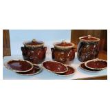 9pcs Hull pottery - 1 lid chipped on bean pot