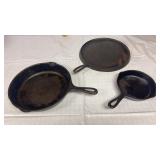3 piece Wagner cast iron skillets