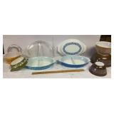 7 piece Pyrex - one bowl is chipped