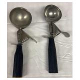 2 ice cream scoops for John