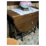 Gate leg dropleaf 1 drawer table