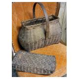 Early handle basket with lid - lid is rough