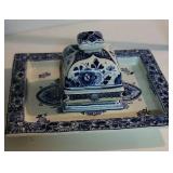 Blue Delft inkwell - lid is cracked